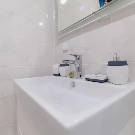 Daire Gorgeous 2-bedroom *