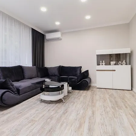 Gorgeous 2-bedroom Plovdiv
