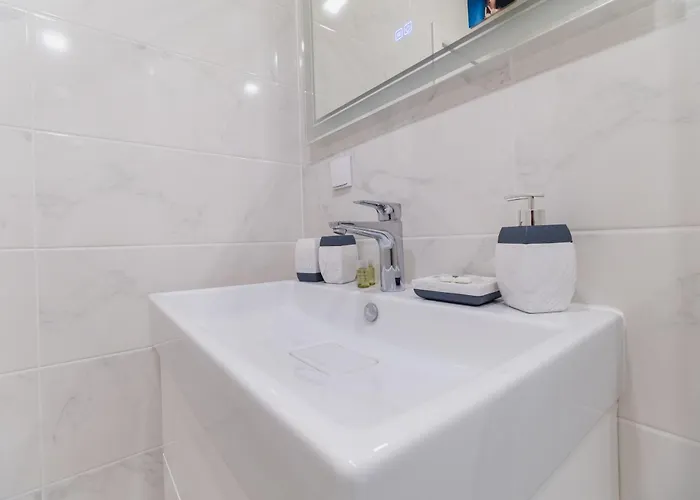 Apartment Gorgeous 2-bedroom *